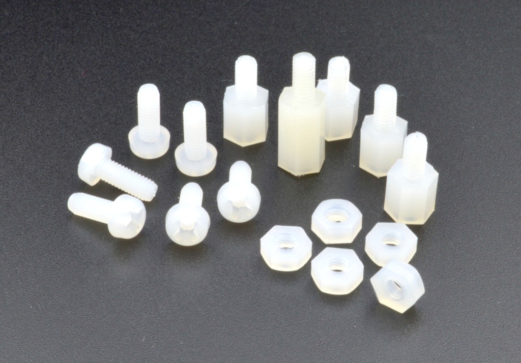 Separador macho-hembra nylon M3 x 10mm